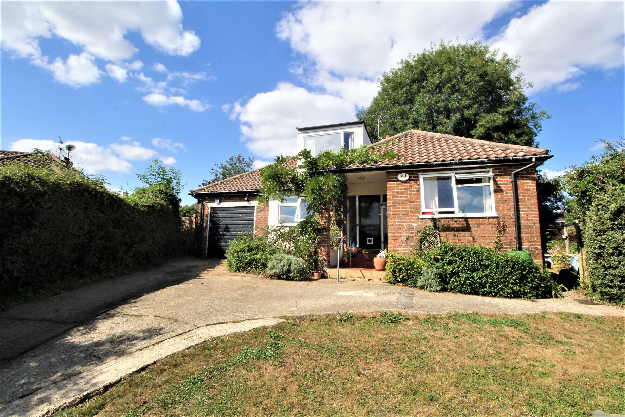 4 bed detached bungalow for sale in Imadene Crescent, Lindford