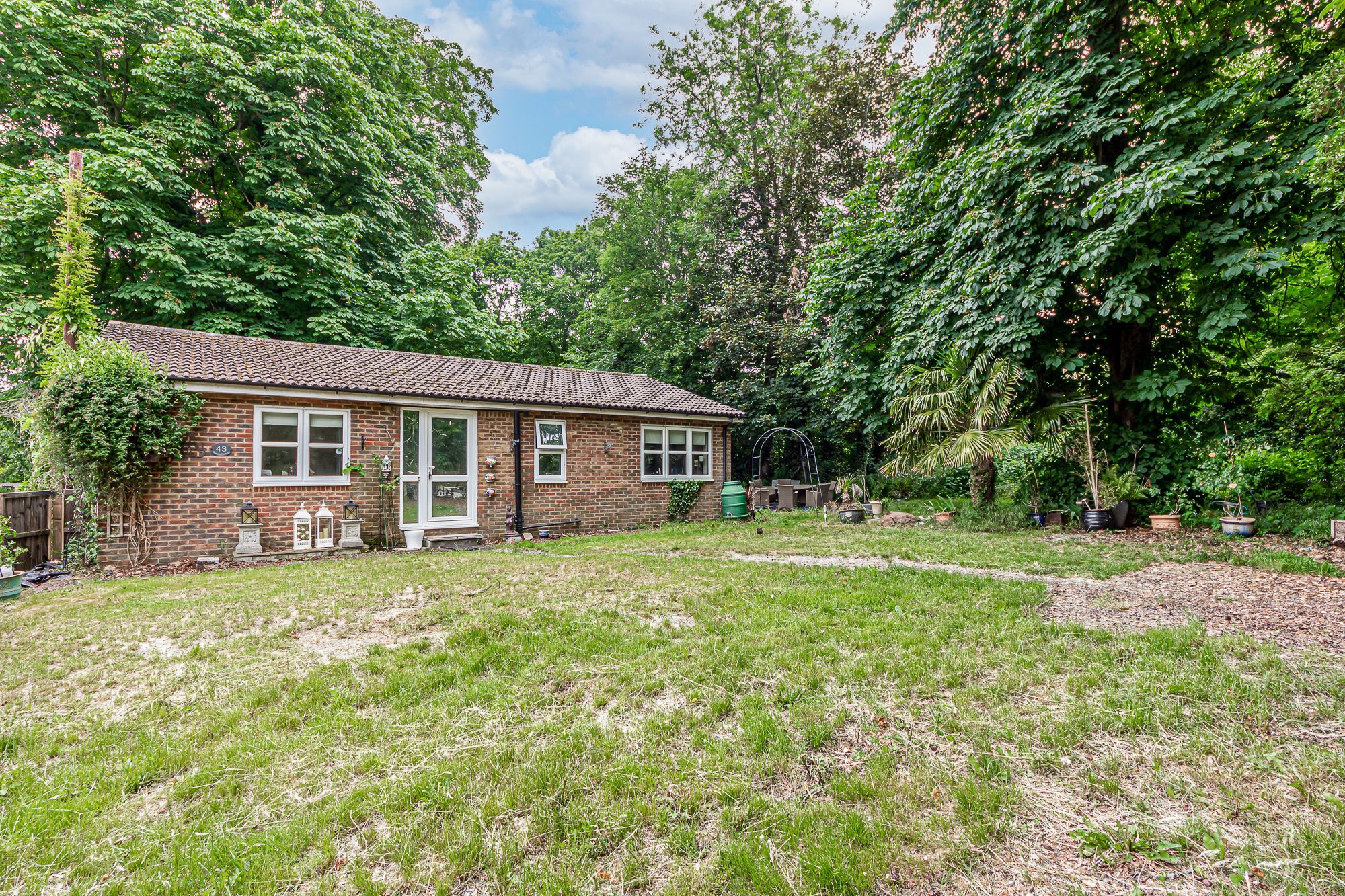 2 bed bungalow for sale in London Road, Leybourne ME19 Zoopla