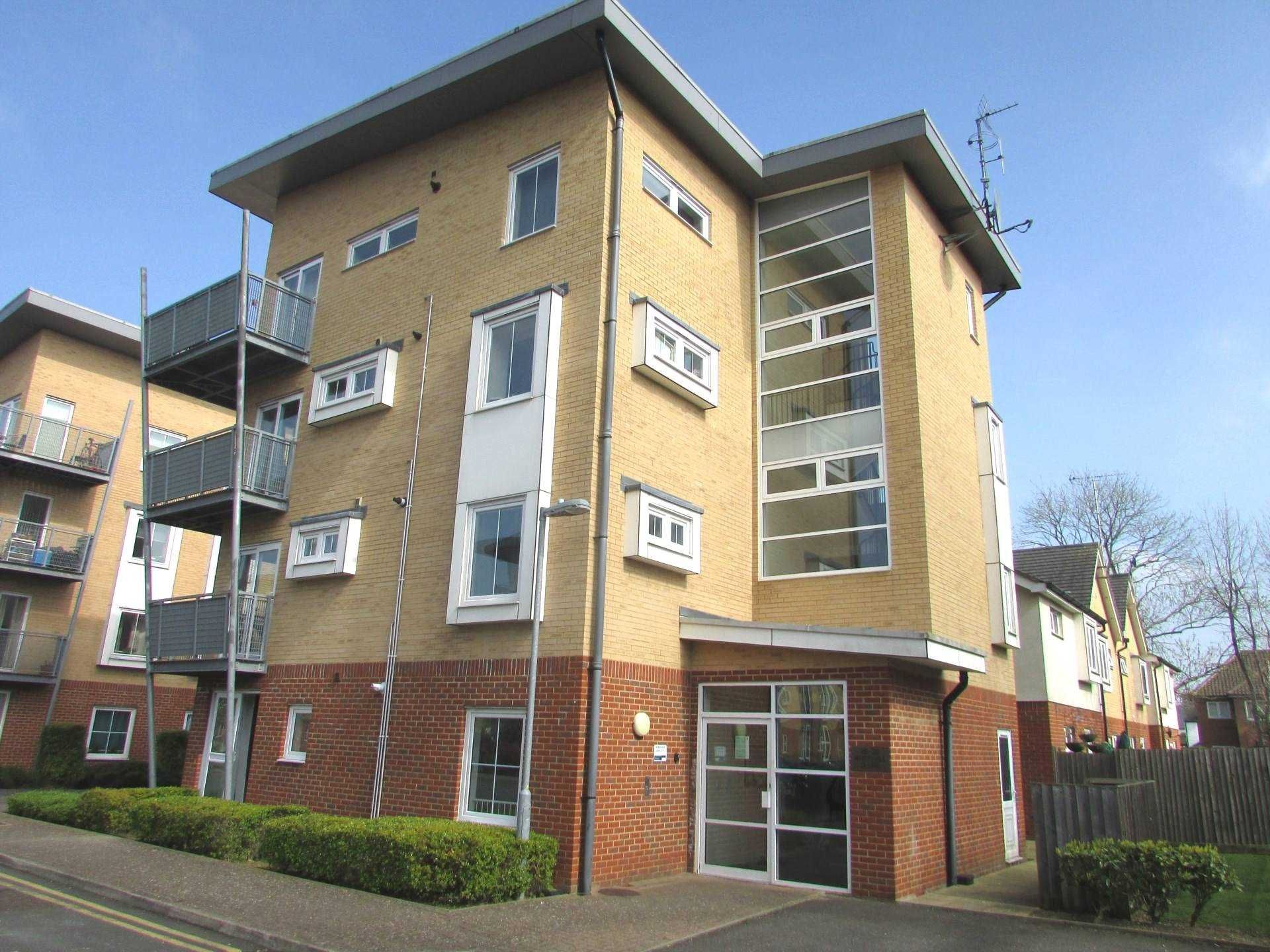2 bed flat to rent in Whitehall Close, Borehamwood WD6 Zoopla