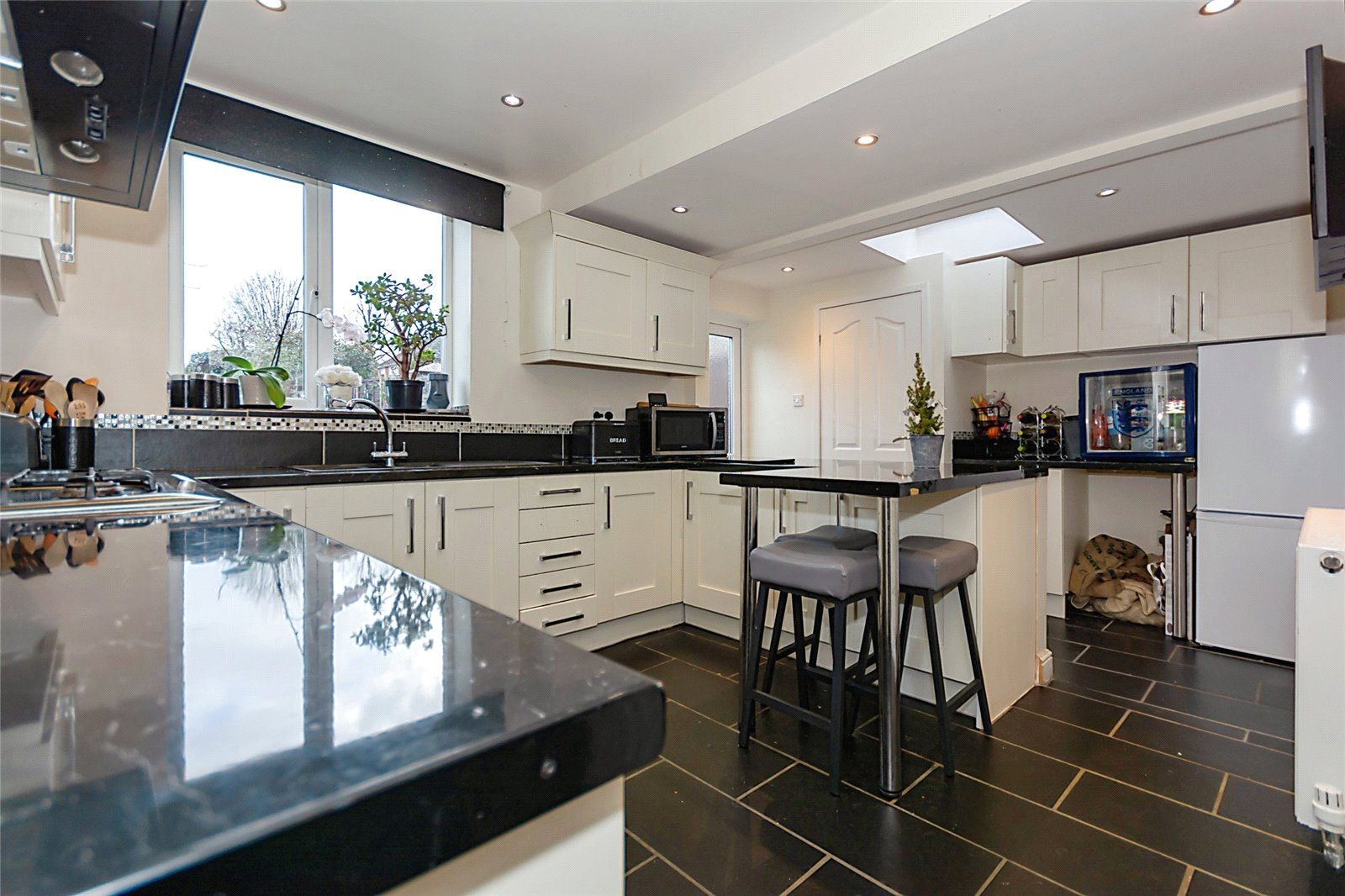 3 bed semidetached house for sale in Bramcote Drive, Solihull, West