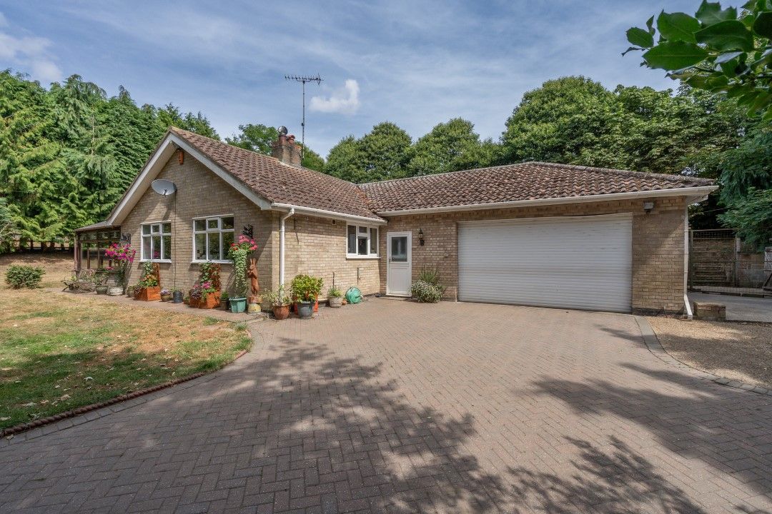 3 bed detached bungalow for sale in Waterloo, Gillingham, Beccles NR34