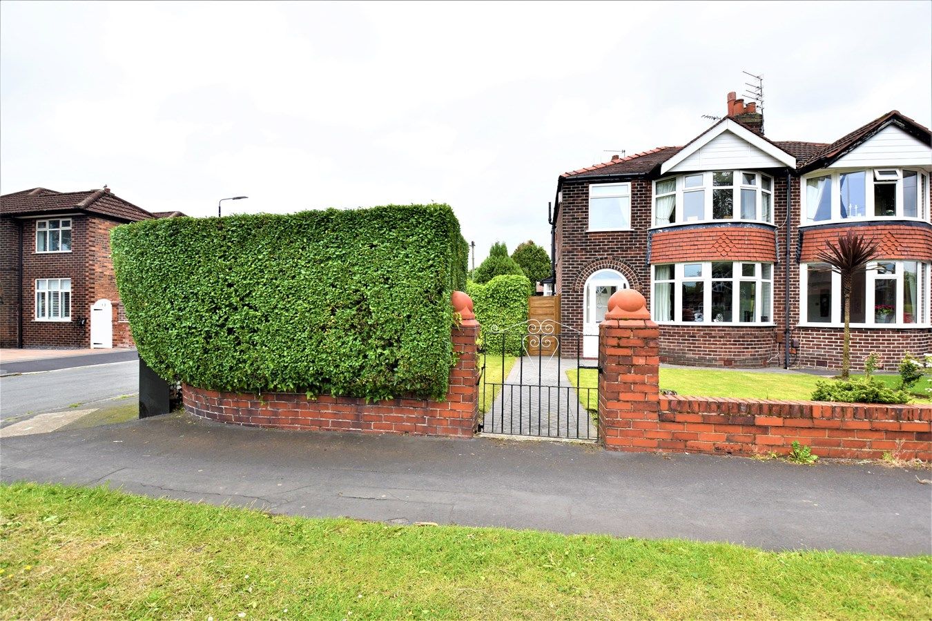 3 bed semidetached house for sale in Derbyshire Road South, Sale M33