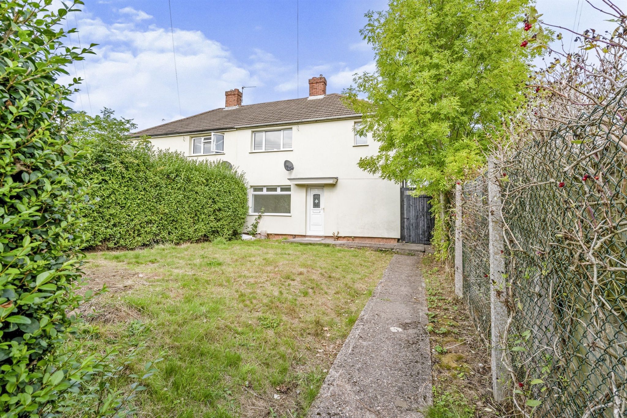 3 bed semidetached house for sale in St. Davids Road, Stafford ST17