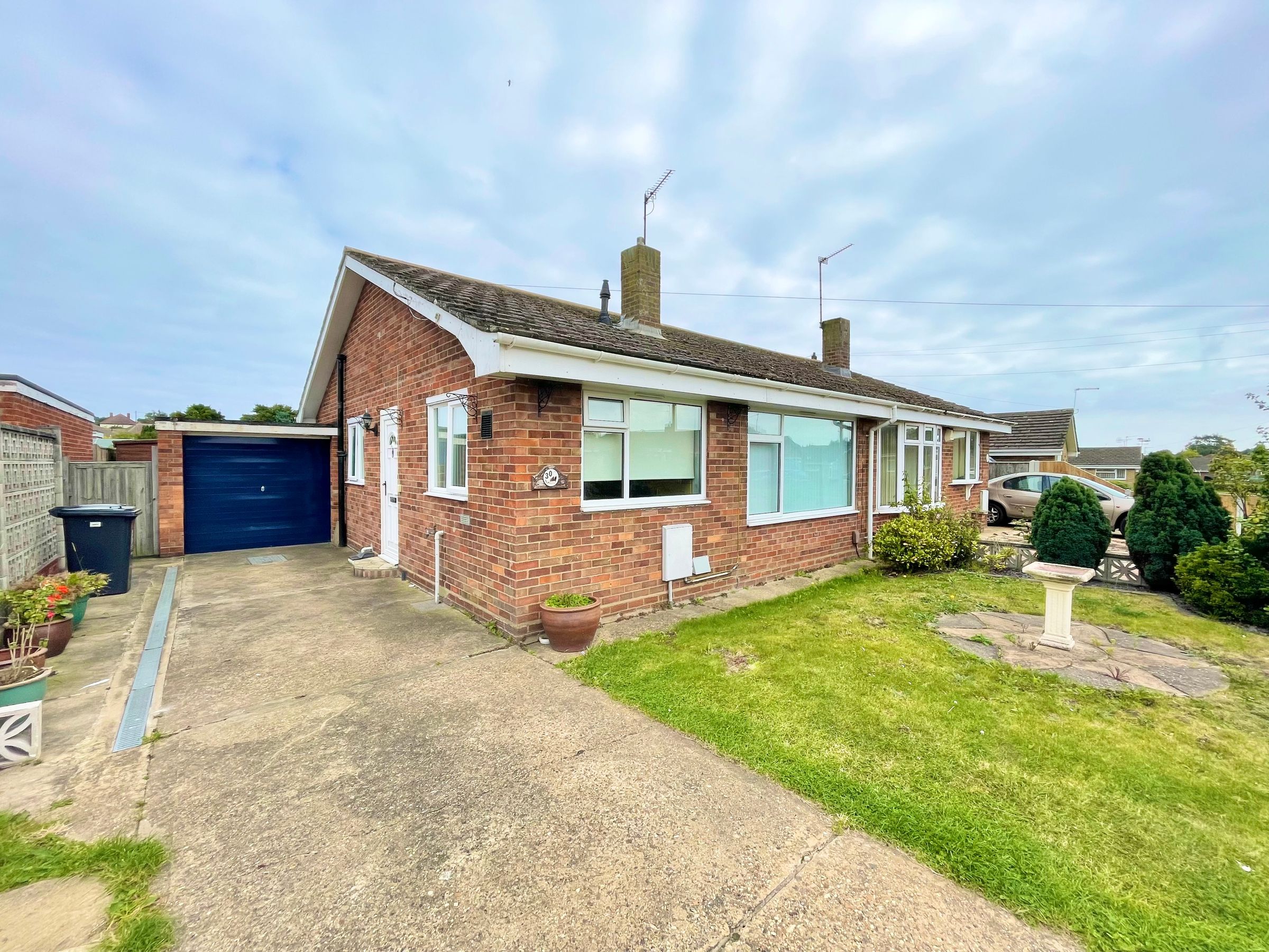 2 bed semidetached bungalow for sale in Upper Grange Crescent, Caister