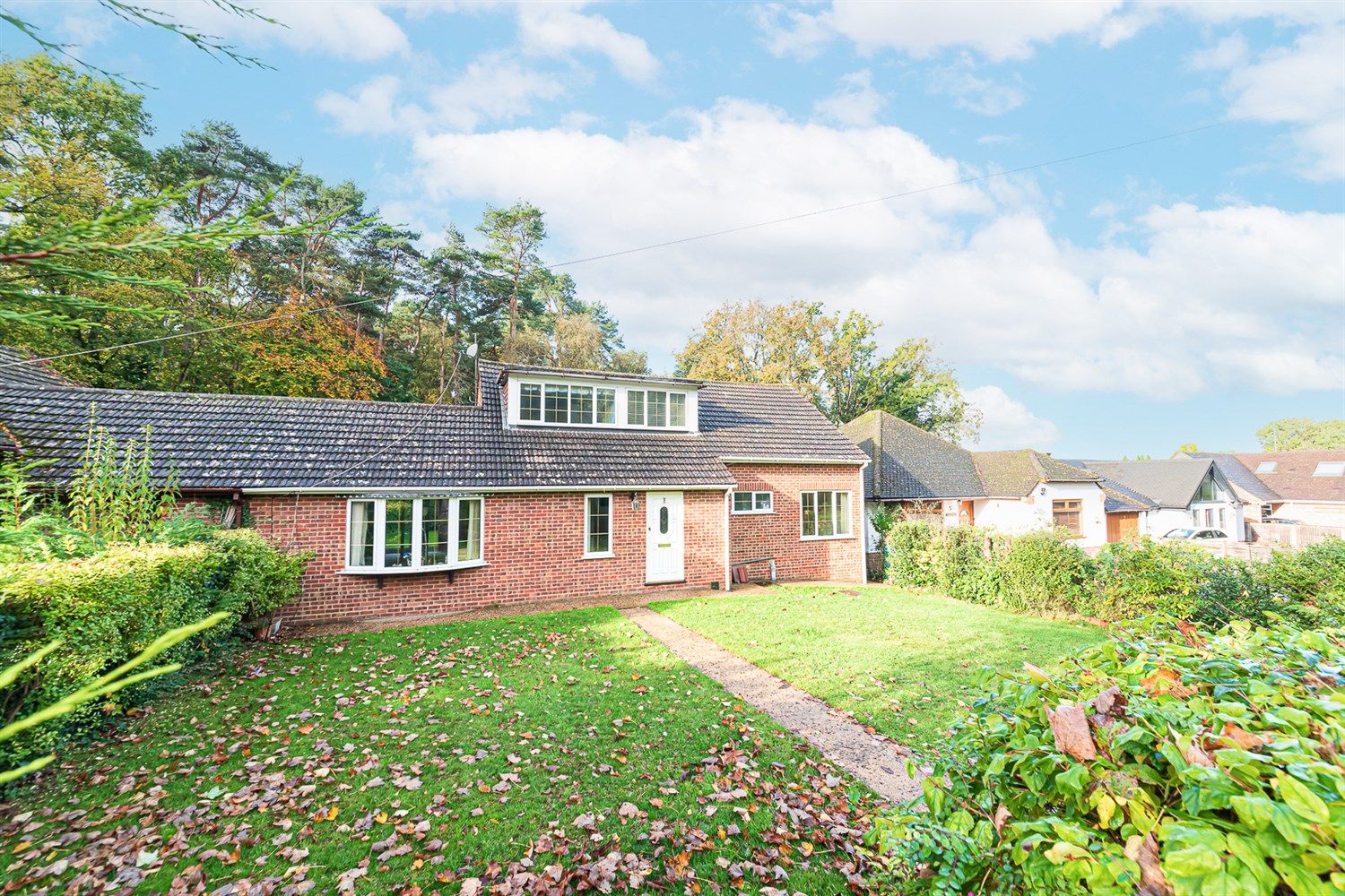 4 bed semidetached house to rent in Old Wokingham Road, Crowthorne