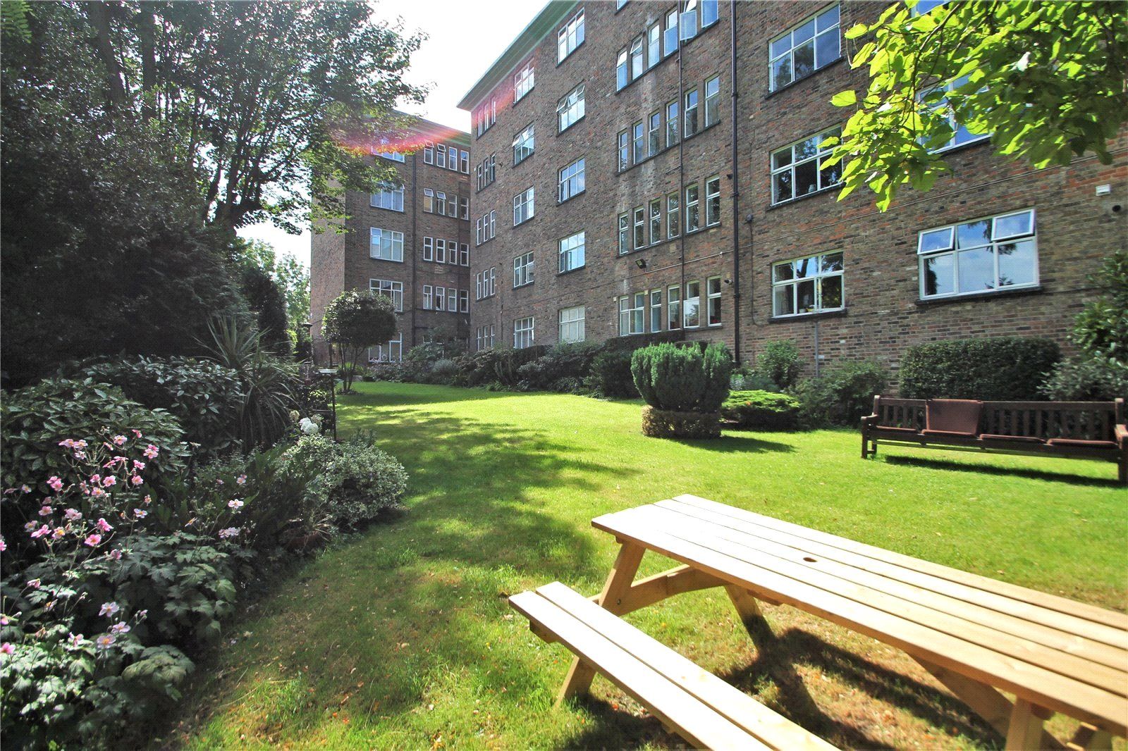 3 bed flat for sale in Lee Terrace, Blackheath, Lewisham, Lodnon SE3