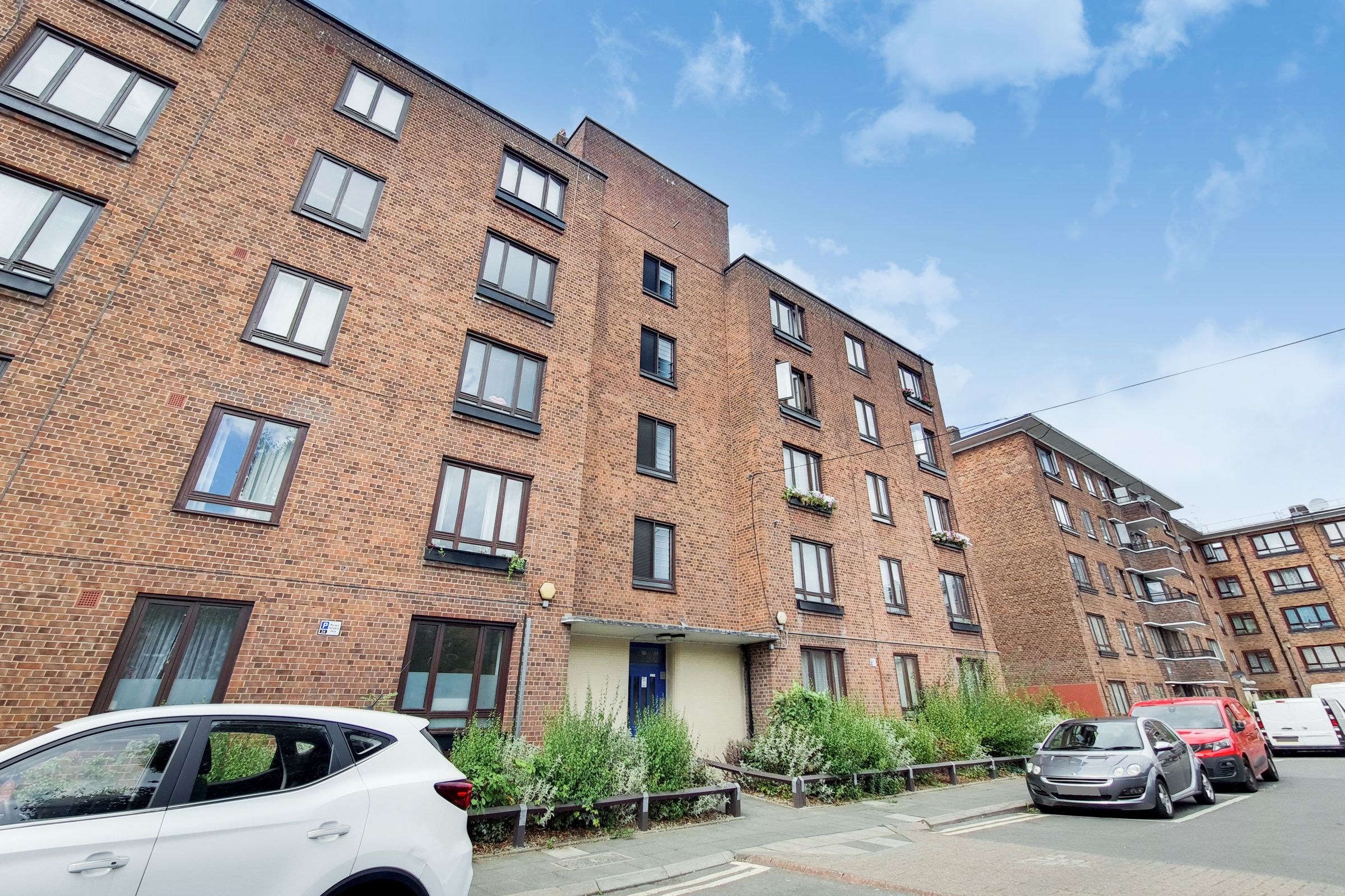 3 bed to rent in Warwick Grove, London E5 Zoopla