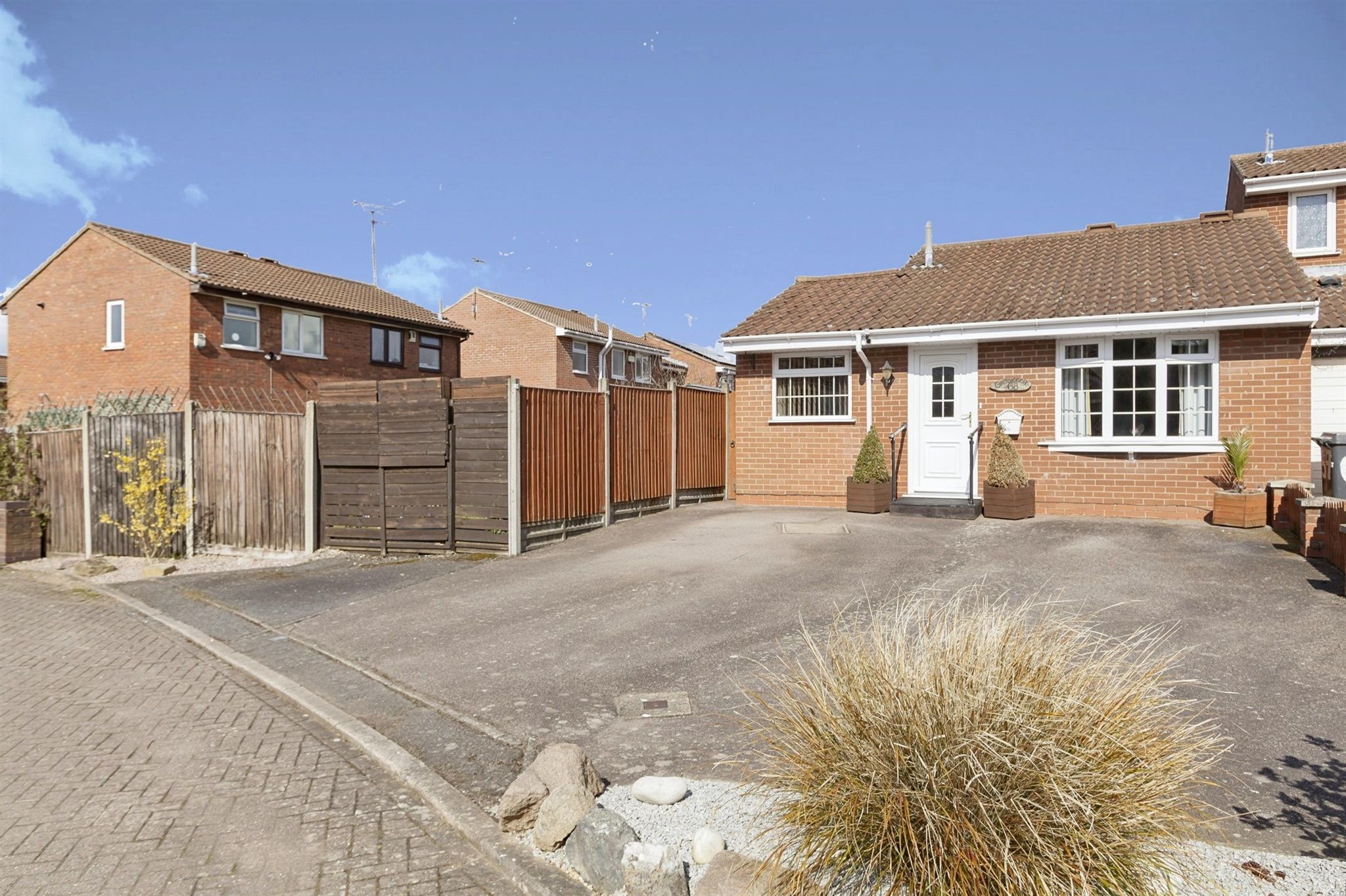 2 bed semidetached bungalow for sale in The Poppins, Leicester LE4