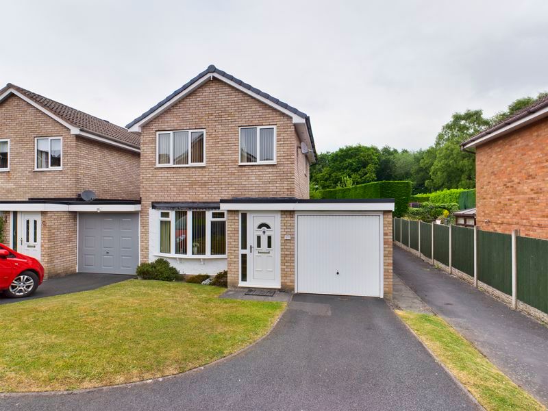 3 bed linkdetached house for sale in Redfield Close, Broseley