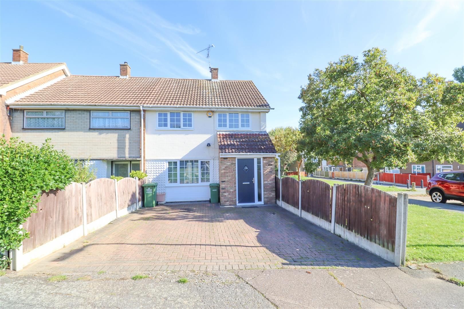 3 bed end terrace house for sale in Clickett End, Basildon SS14 Zoopla