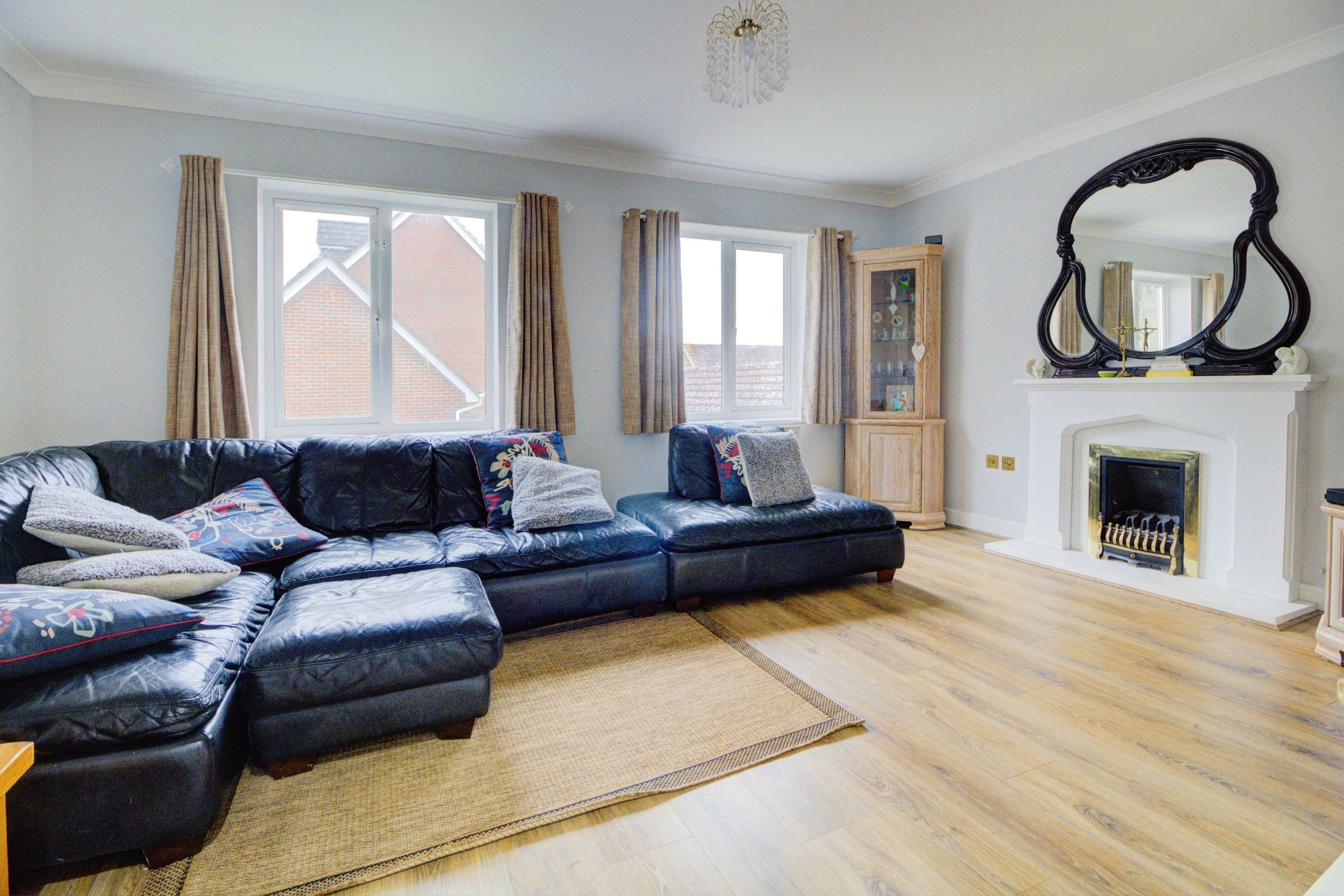 4 bed semidetached house for sale in House Meadow, Singleton, Ashford