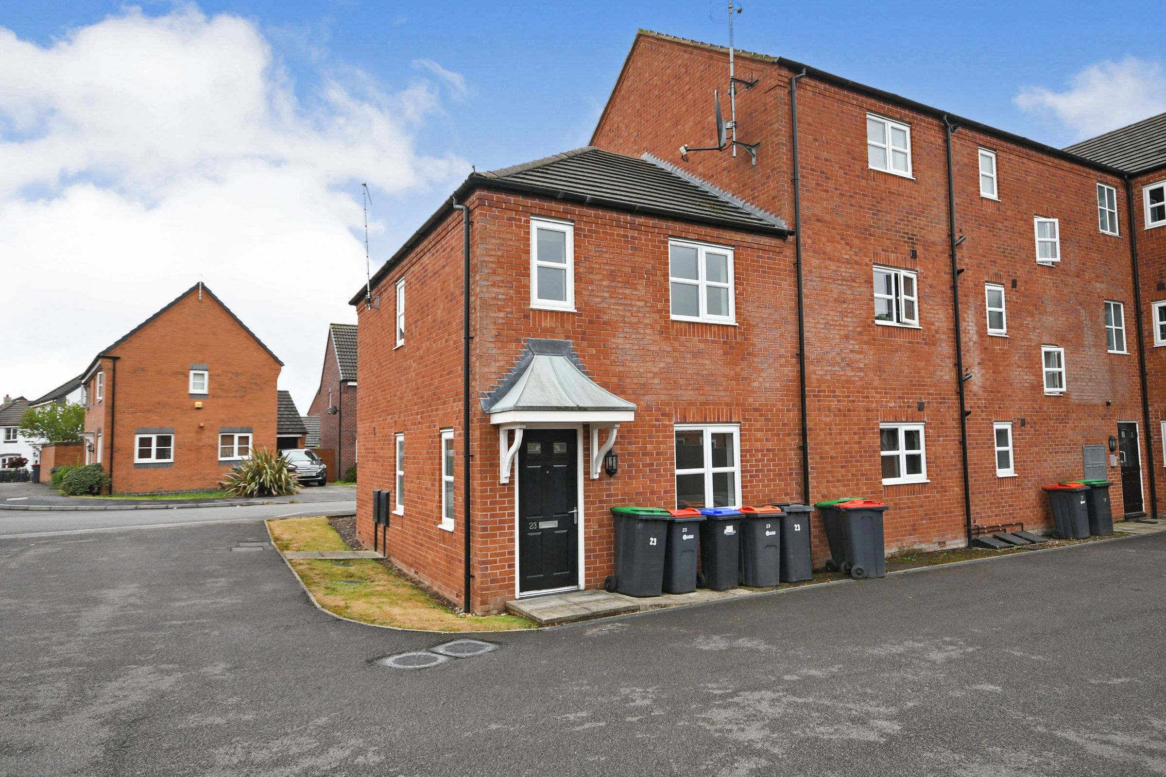 2 bed end terrace house for sale in Bellamy Drive, Nottingham NG17 Zoopla