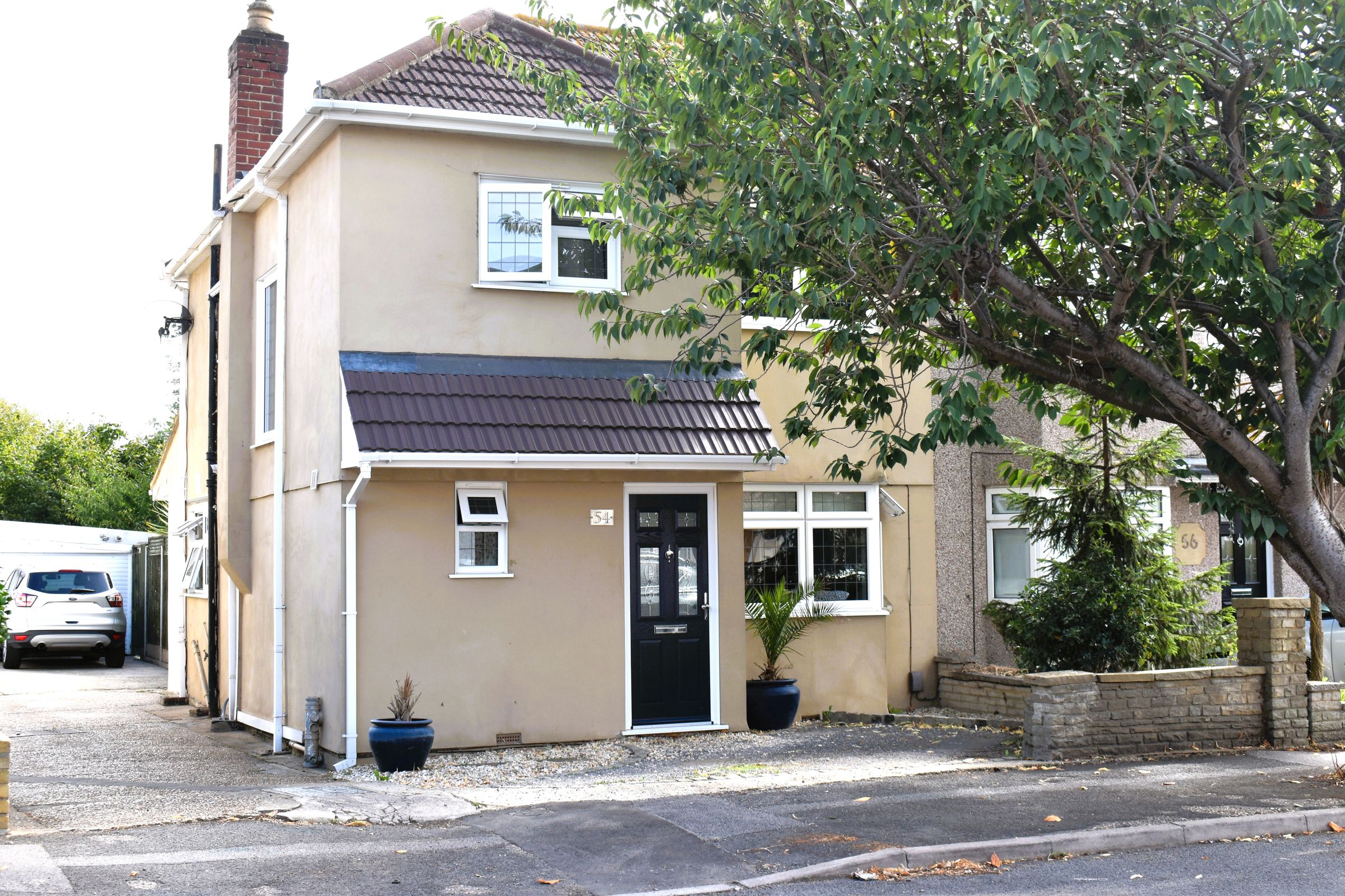 4 bed semidetached house for sale in Diban Avenue, Elm Park, Essex