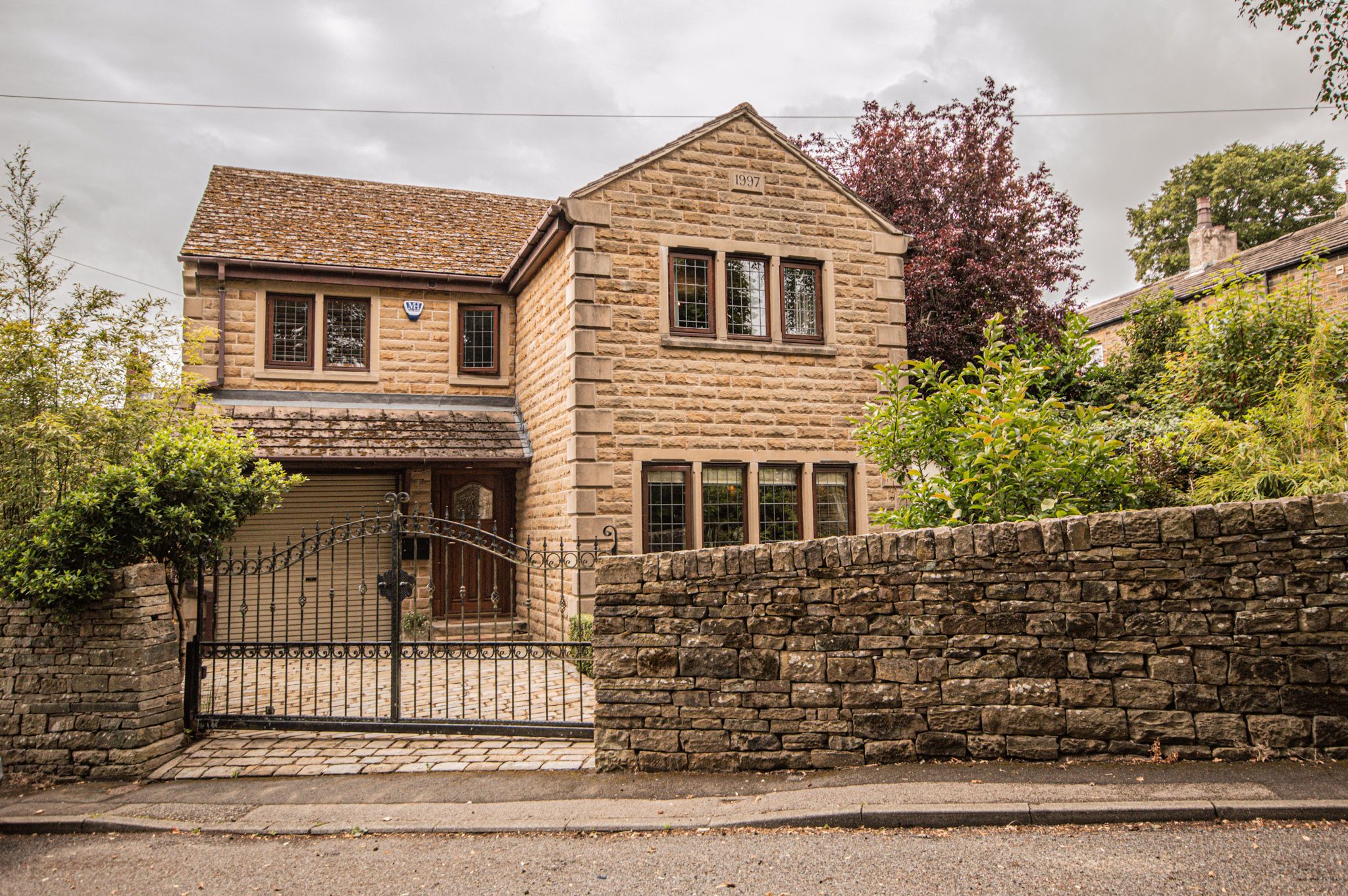 4 bed detached house for sale in Gordon Court, Shill Bank Lane