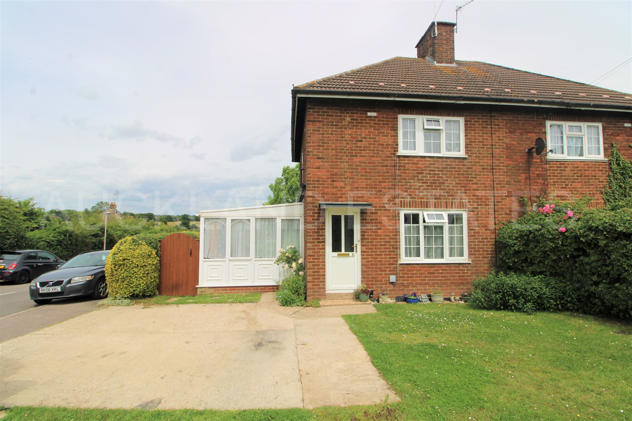 3 bed semidetached house for sale in Northaw Road West, Northaw