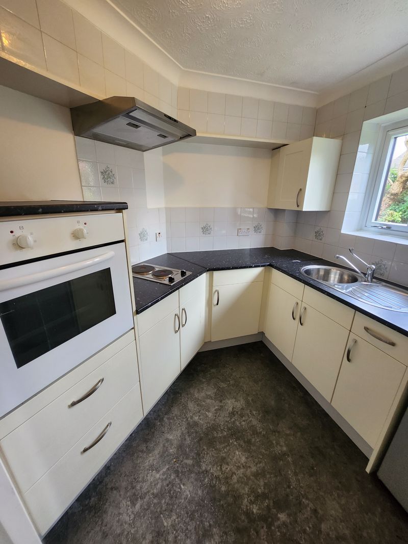1 bed flat to rent in Belfry Drive, Wollaston, Stourbridge DY8 Zoopla