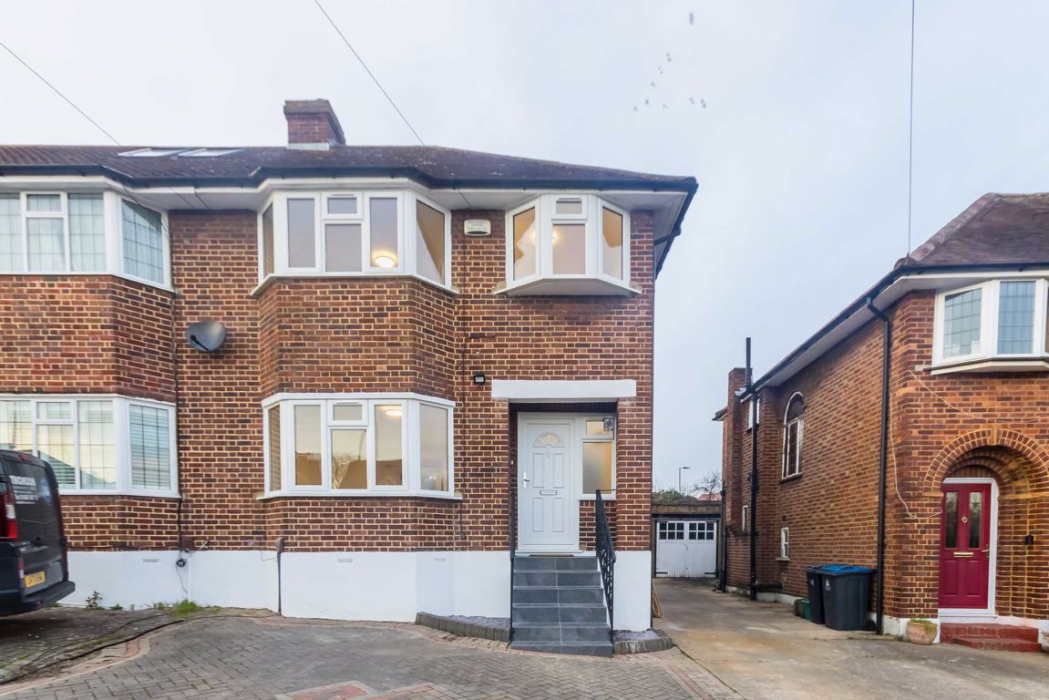 3 bed property to rent in Raeburn Avenue, Berrylands, Surbiton KT5 Zoopla