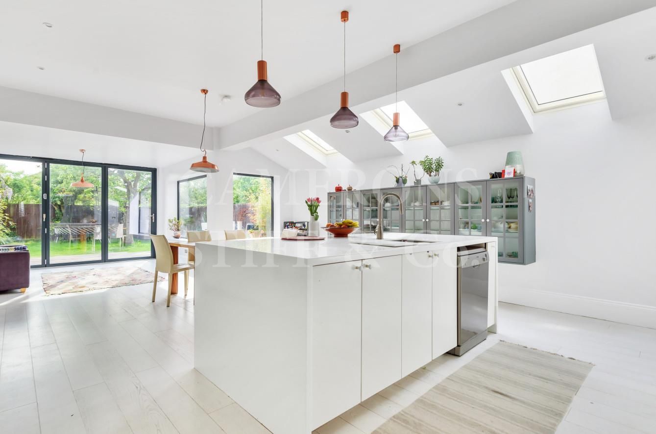5 bed property for sale in Melrose Avenue, London NW2 Zoopla