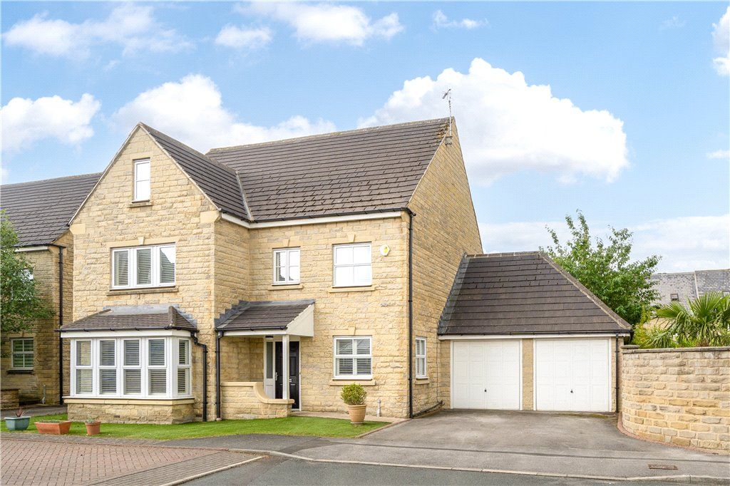 6 bed detached house for sale in Cairn Avenue, Guiseley, Leeds, West