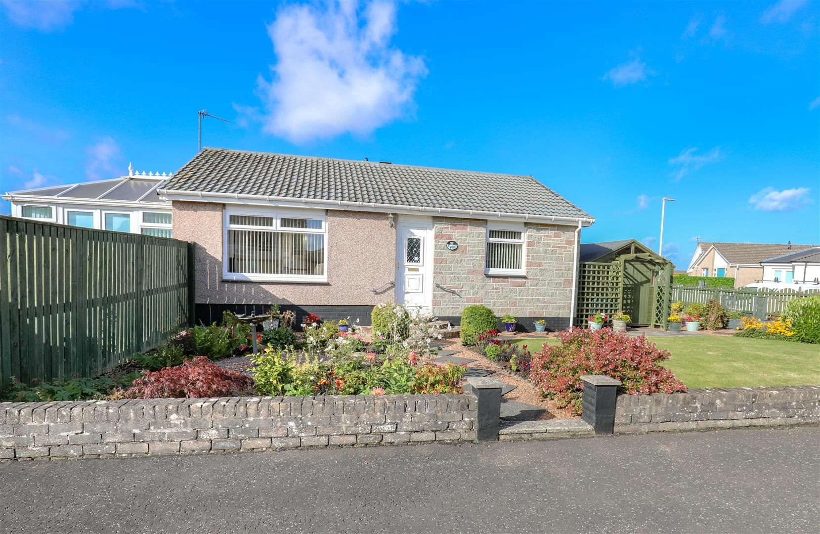2 bed detached bungalow for sale in Fortharfield, Freuchie, Cupar KY15