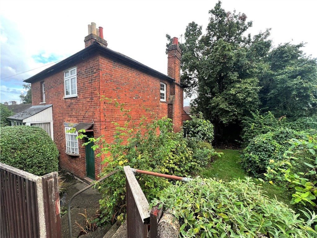 2 bed semidetached house for sale in Spring Rise, Englefield Green