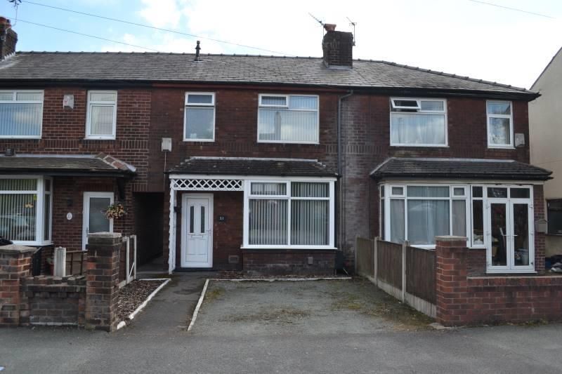 3 bed semidetached house to rent in Fearnhead Lane, Fearnhead