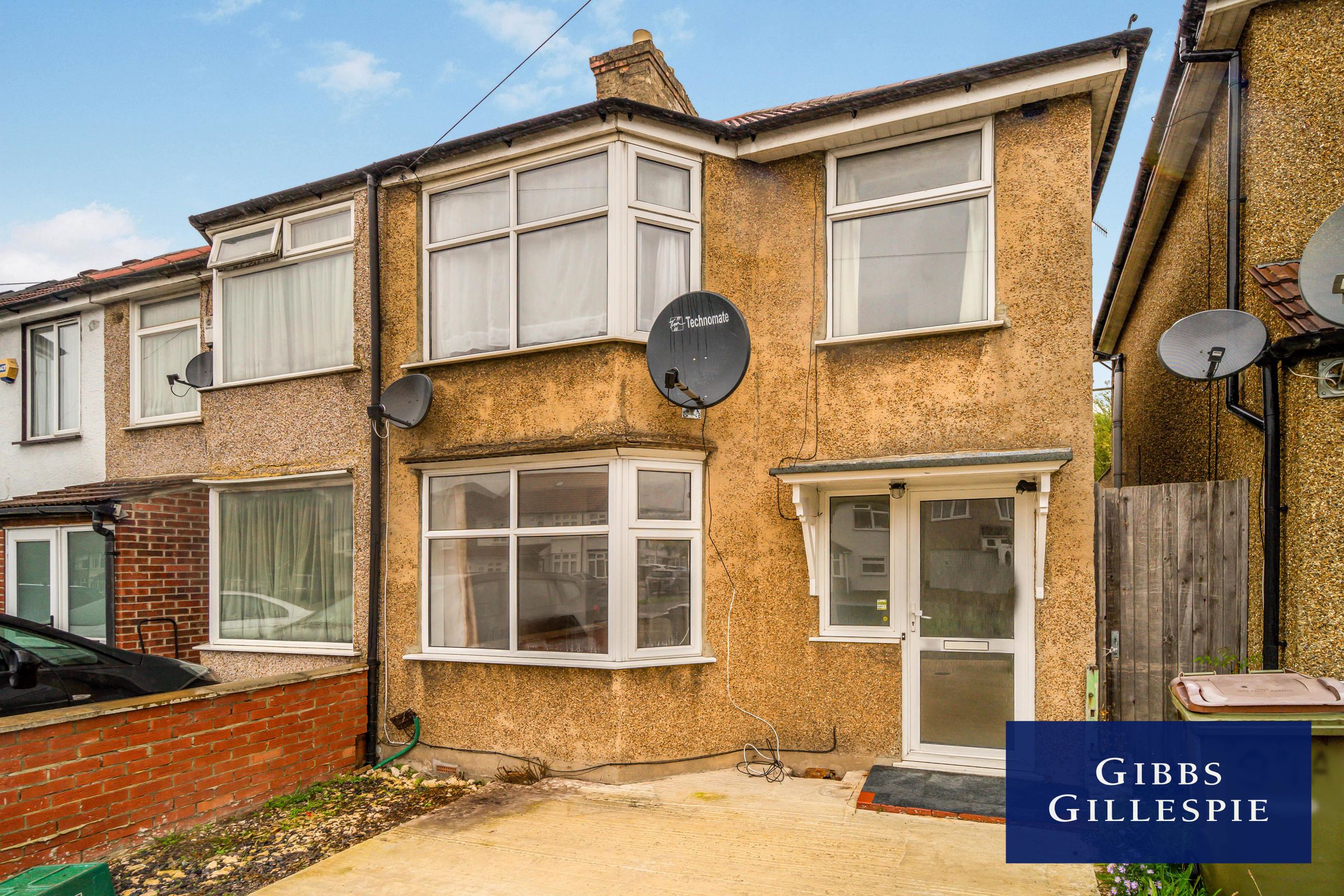 3 bed semidetached house to rent in Roxeth Green Avenue, Harrow