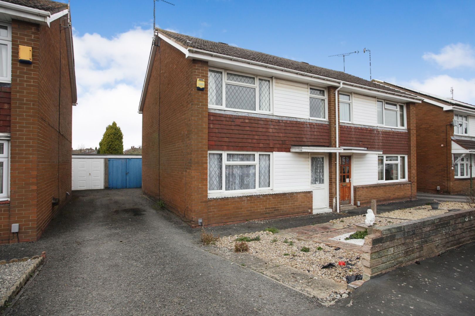 3 bed semidetached house for sale in Acacia Crescent, Bedworth CV12