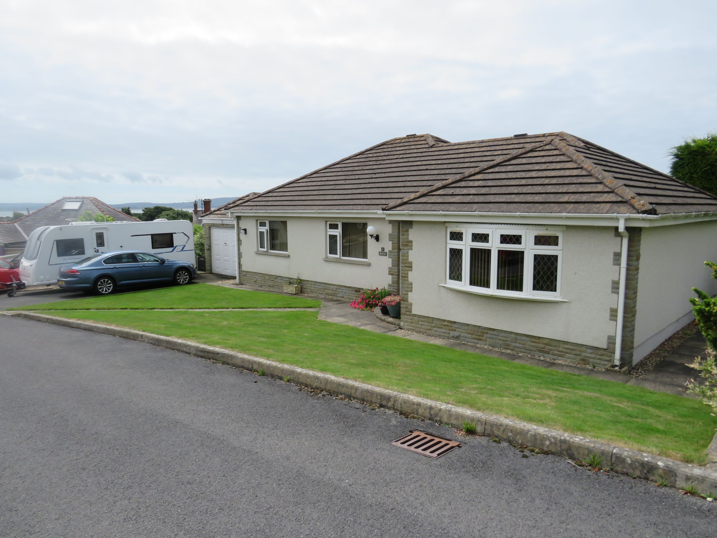 3 bed detached bungalow for sale in Llygad Yr Haul, Pembrey