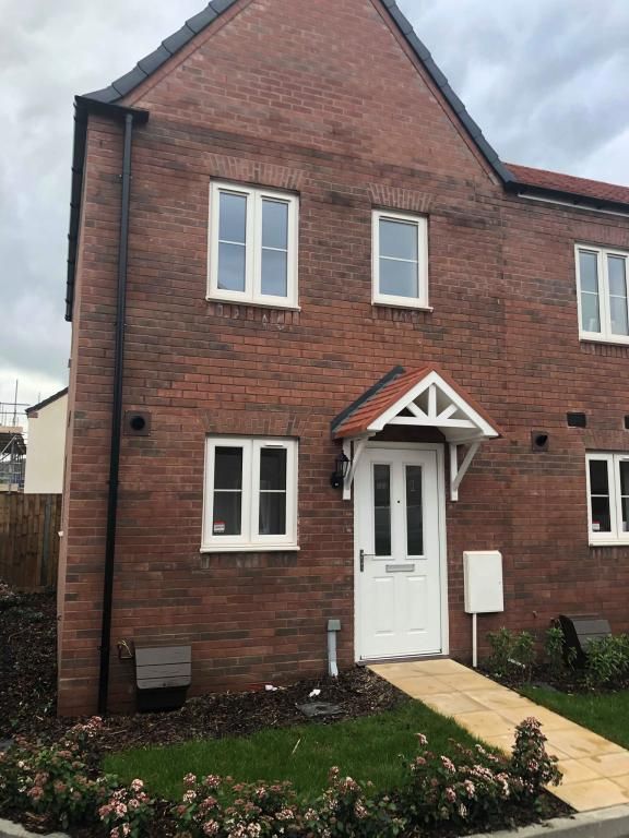 2 bed semidetached house to rent in Stryd Y Maswr, Llanelli SA15 Zoopla