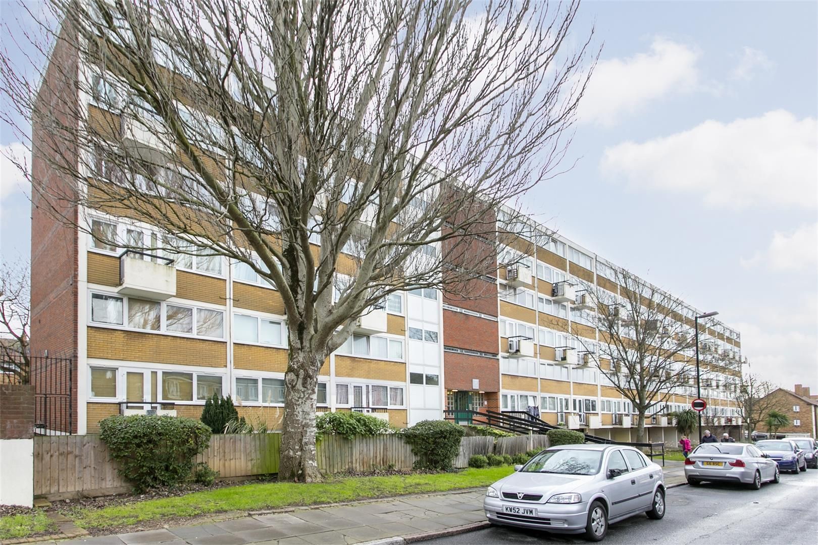 1 bed flat to rent in Wat Tyler House, Boyton Road, Hornsey N8 Zoopla