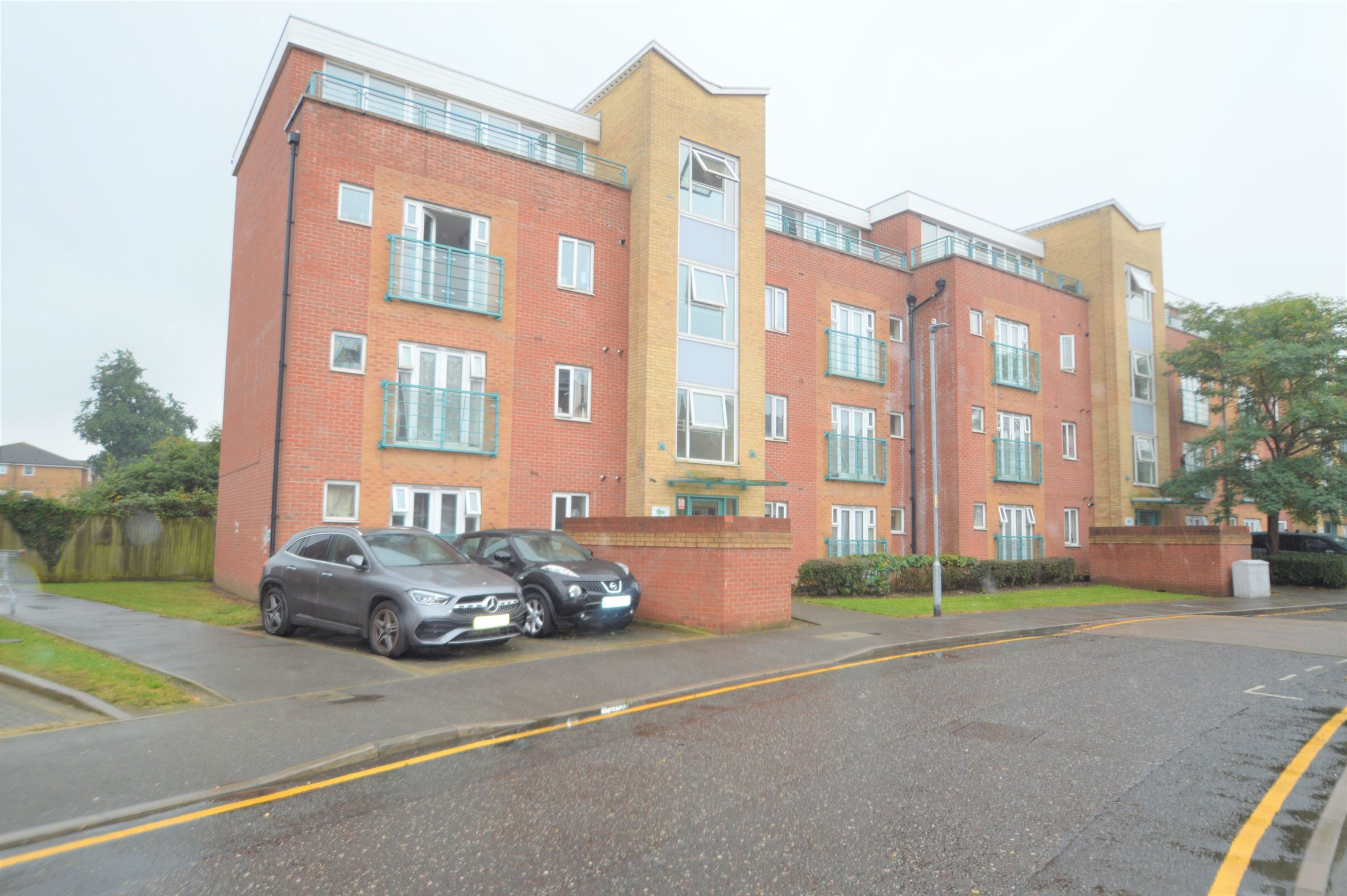 2 Bed Flat For Sale In St Mark S Place Dagenham Rm10 Zoopla