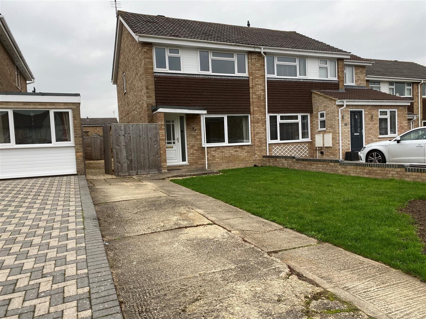3 bed semidetached house for sale in Wessex Close, Calne SN11 Zoopla