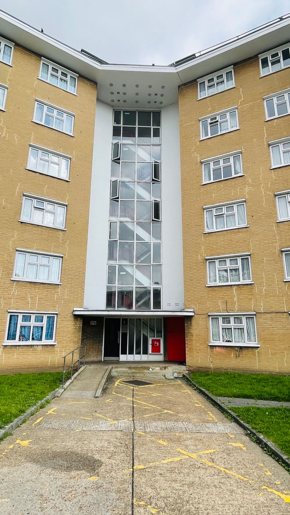 3 bed flat for sale in Ilford Lane, Ilford IG1 Zoopla
