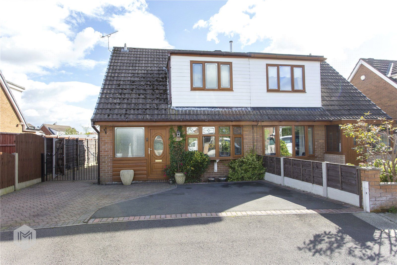 3 bed semidetached house for sale in Cotswold Crescent, Bury, Greater