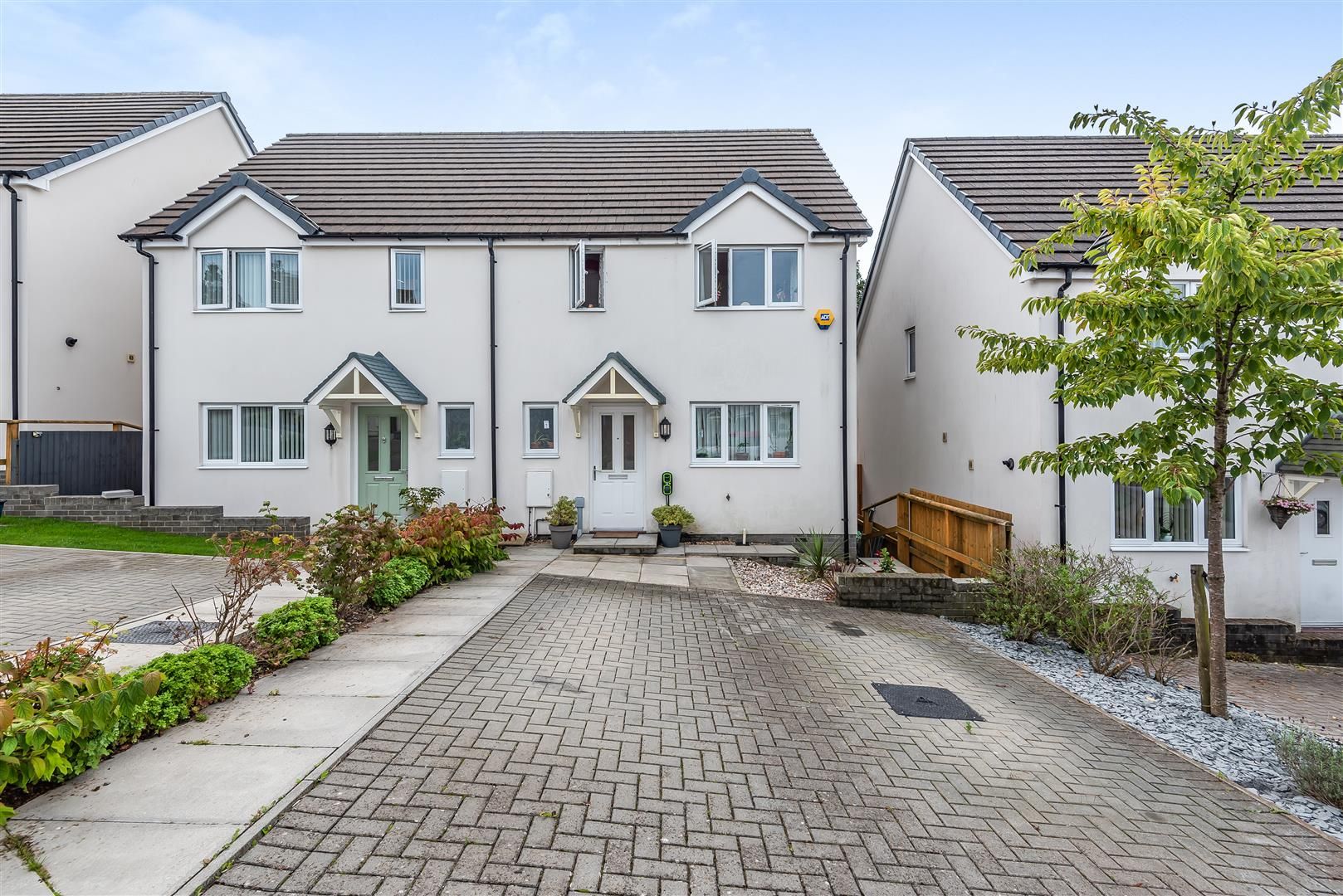 3 bed semidetached house for sale in Heol Newydd, Penlan, Swansea SA5