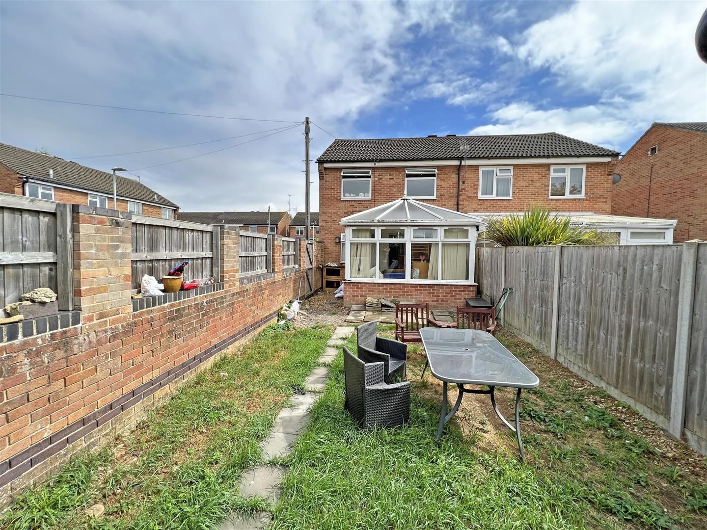 3 bed semidetached house for sale in Leven Close, Longlevens, Gloucester GL2 Zoopla