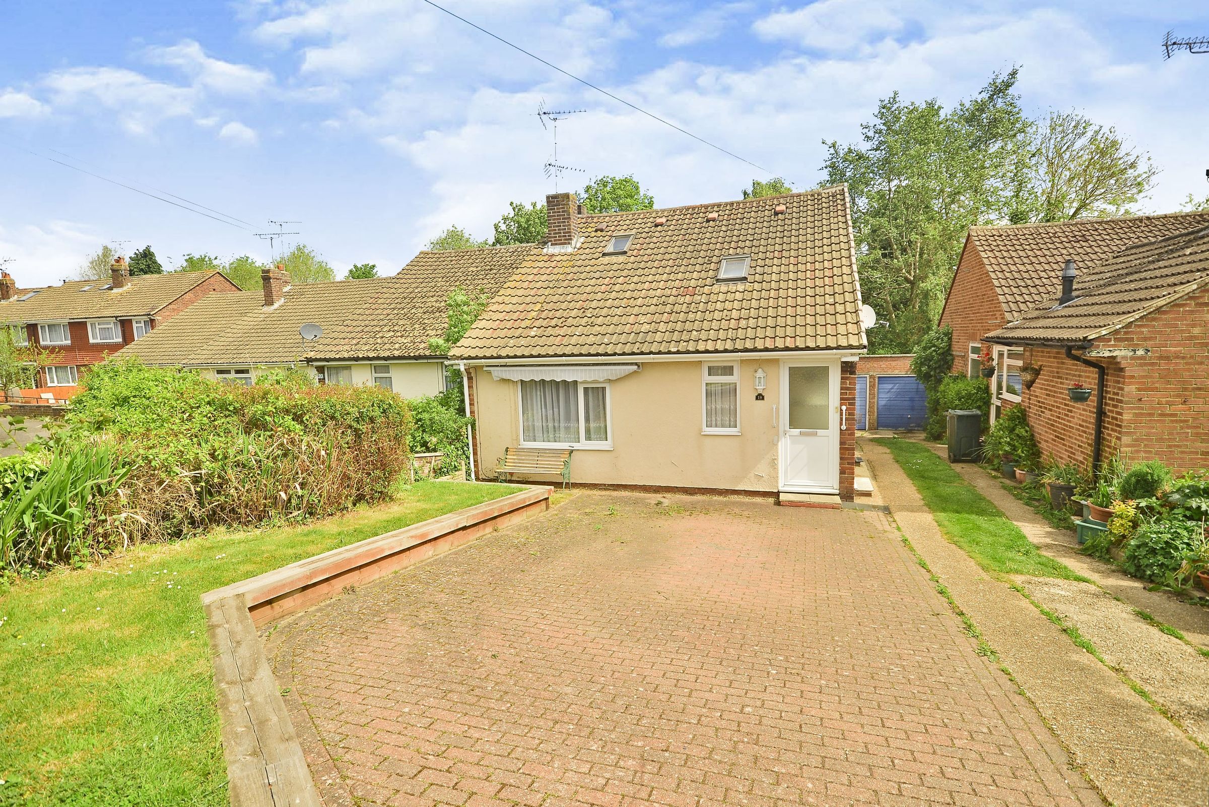 3 bed bungalow for sale in Meadowbrook Road, Kennington, Ashford, Kent