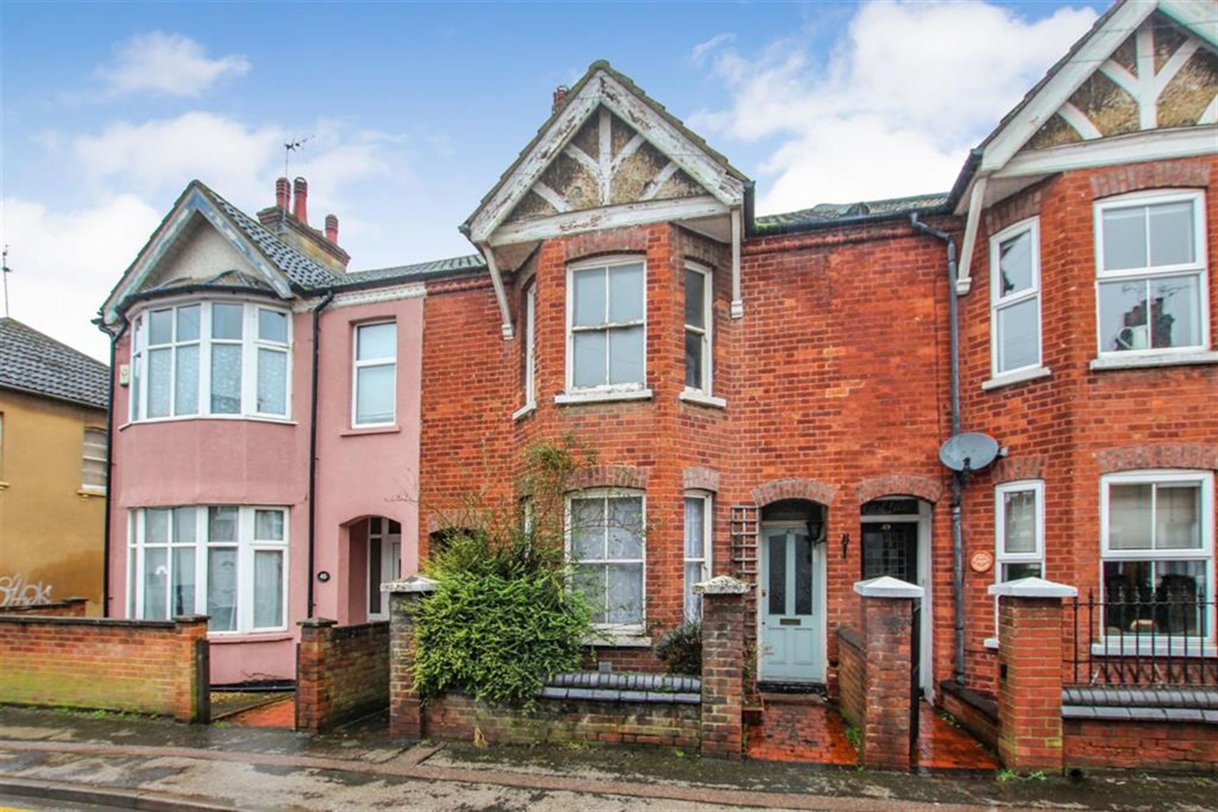 3 bed terraced house for sale in Vandyke Road, Leighton Buzzard LU7