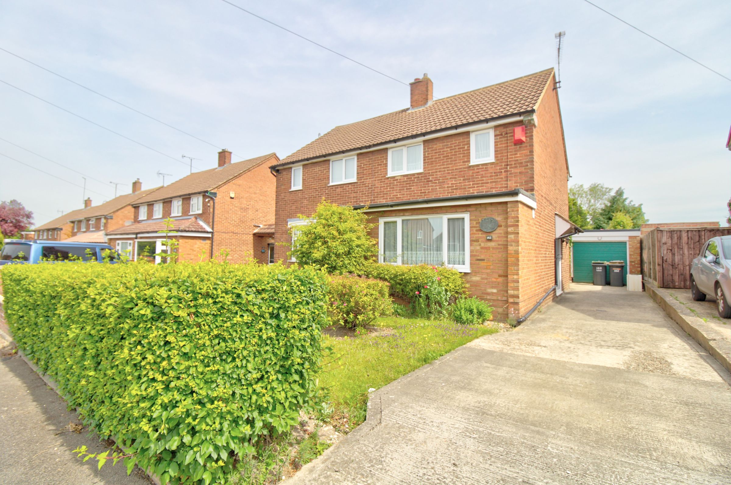 2 bed semidetached house for sale in Grampian Way, Luton LU3 Zoopla