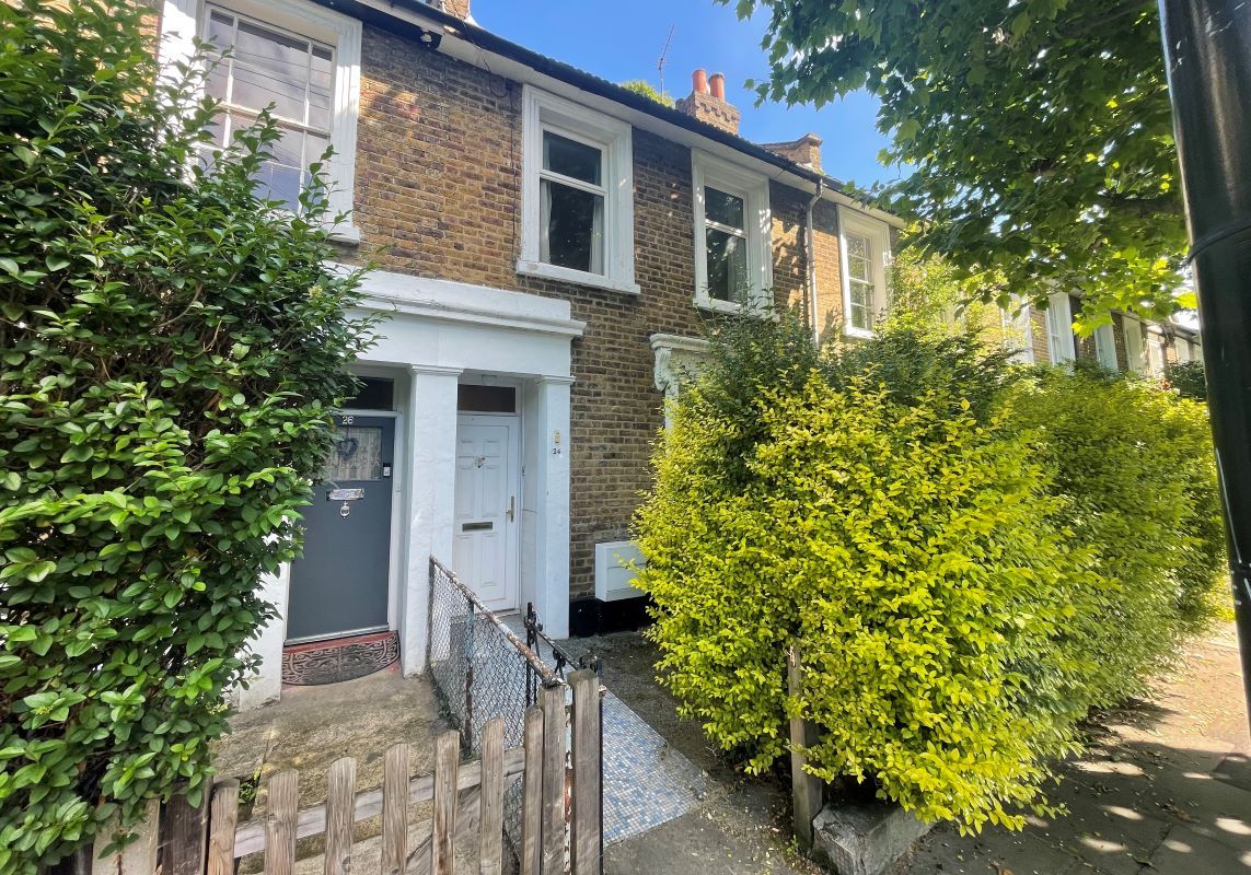 2 bed terraced house for sale in 24 Chadwick Road, Peckham Rye, London SE15 Zoopla
