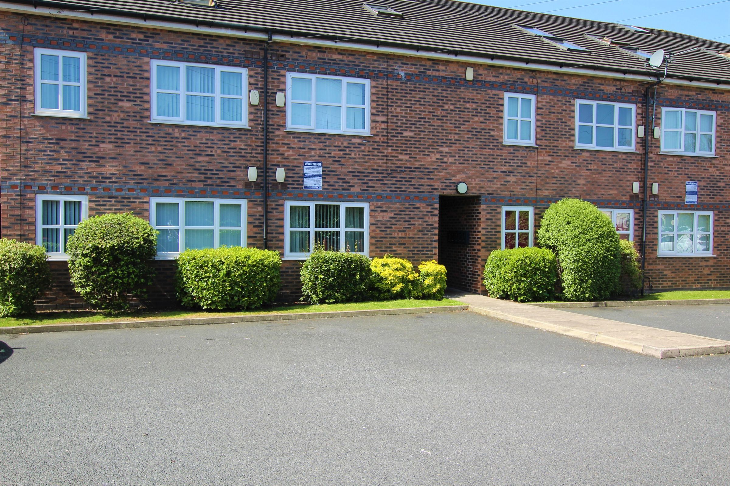 2 bed flat to rent in Wallace Court, Wallace Drive, Huyton L36 Zoopla