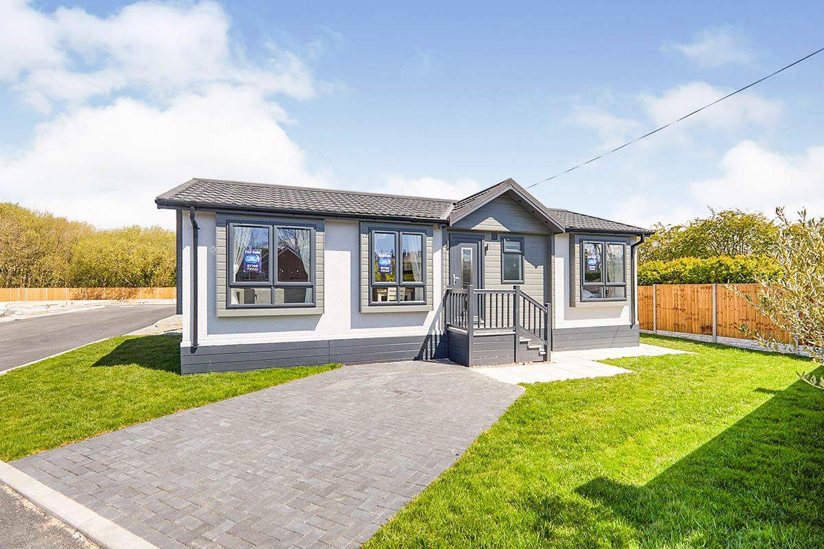 New home, 2 bed mobile/park home for sale in Park Road, Overseal