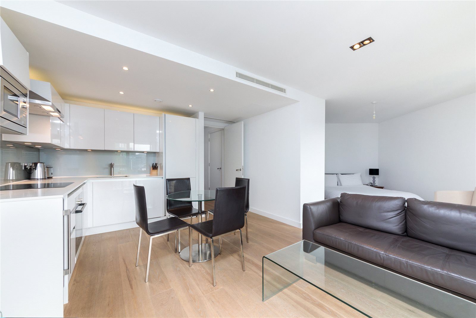 Courtyard Apartments, London E1  