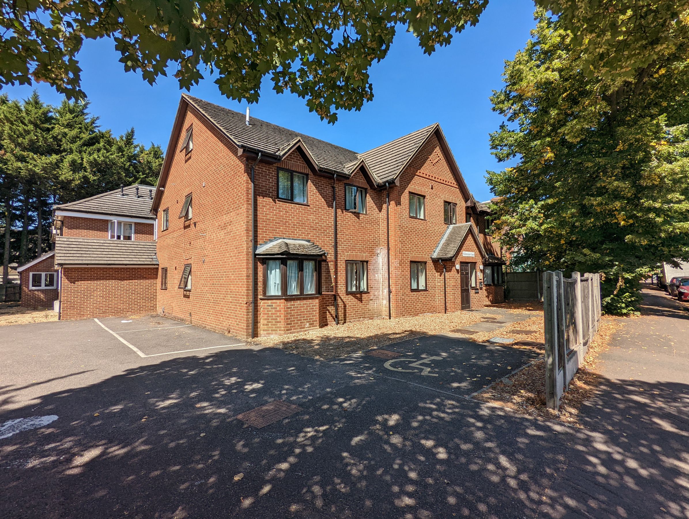 Room to rent in Northumberland Avenue, Reading RG2 Zoopla