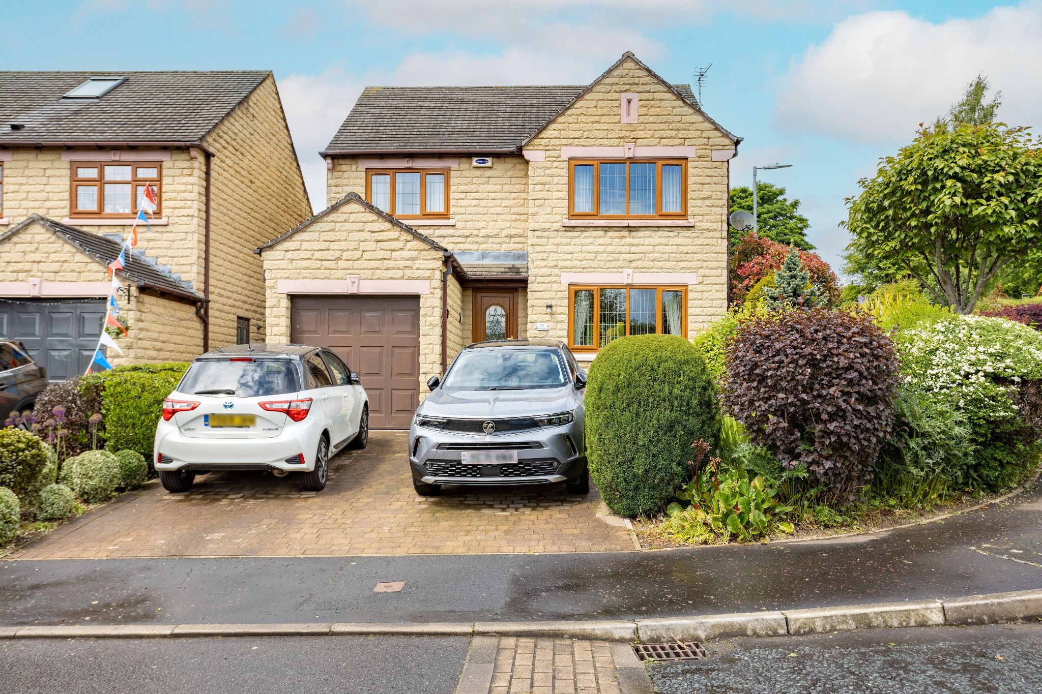 4 bed detached house for sale in Victoria Chase, Bailiff Bridge