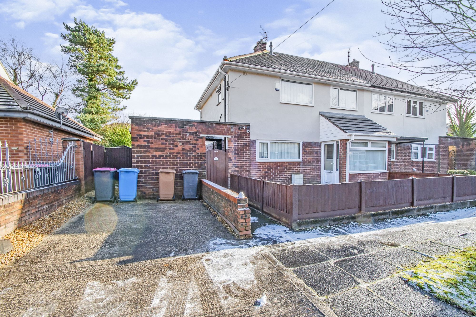 3 bed semidetached house for sale in Beck Grove, Walkden, Manchester