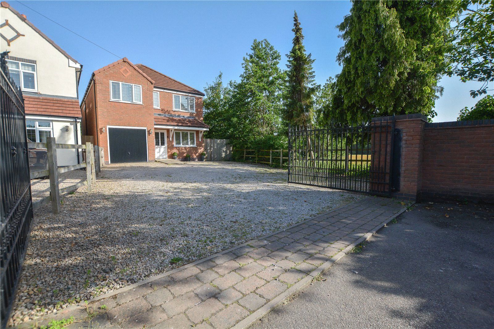 4 bed detached house for sale in Sutton Road, Mile Oak, Tamworth B78