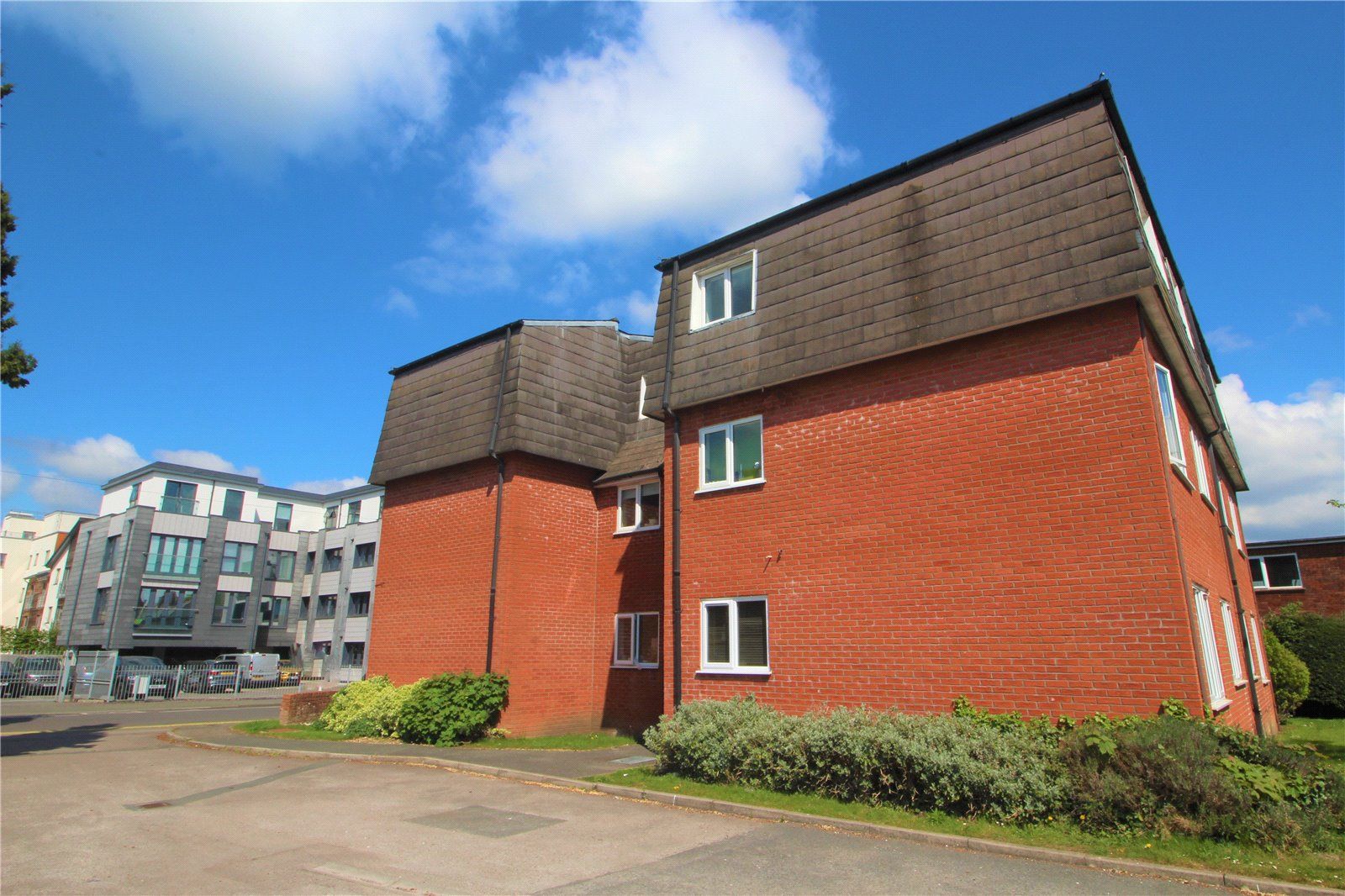 2 bed flat for sale in Albert Street, Fleet GU51 Zoopla