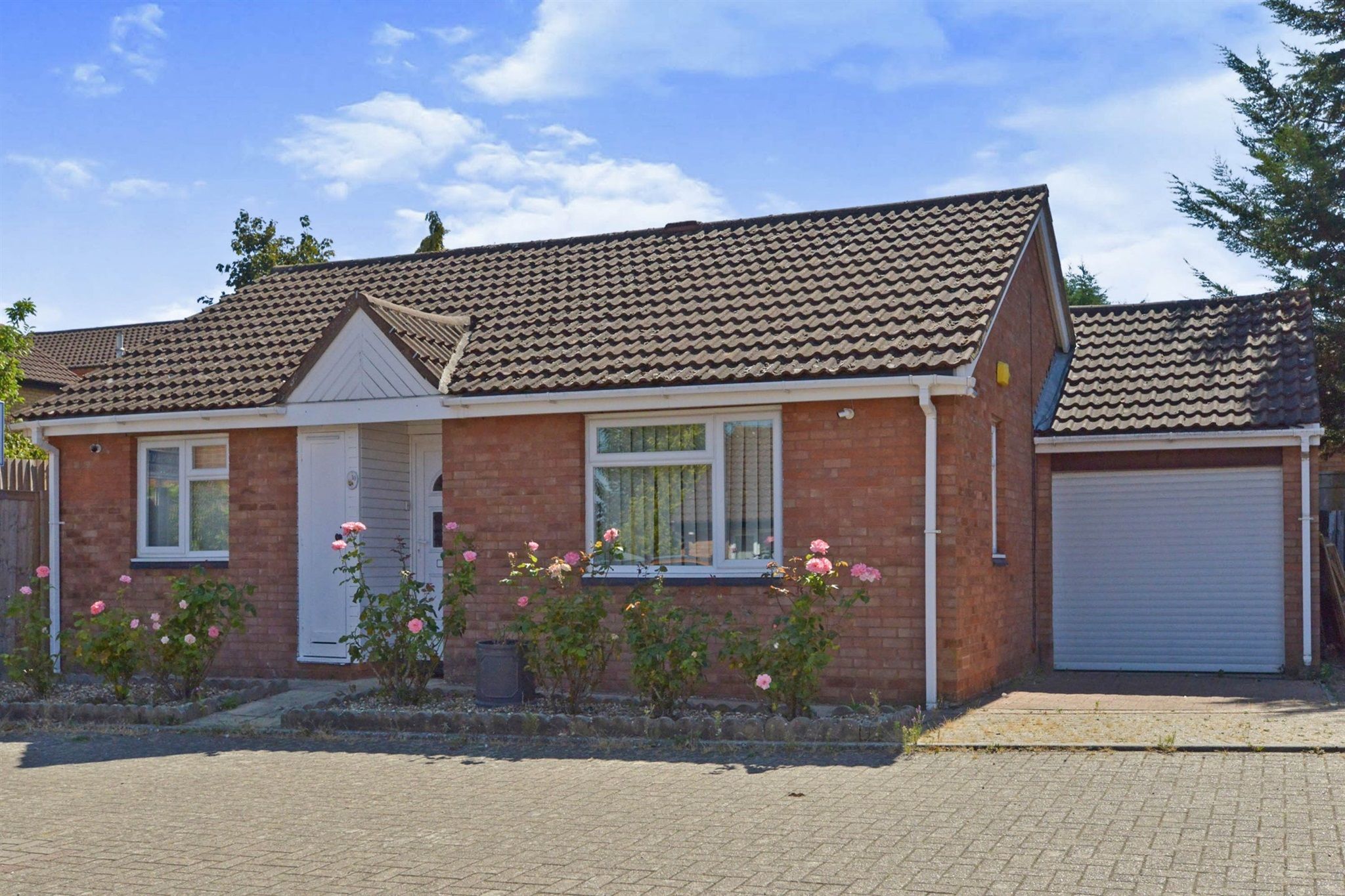 2 bed detached bungalow for sale in Bingham Close, Emerson Valley